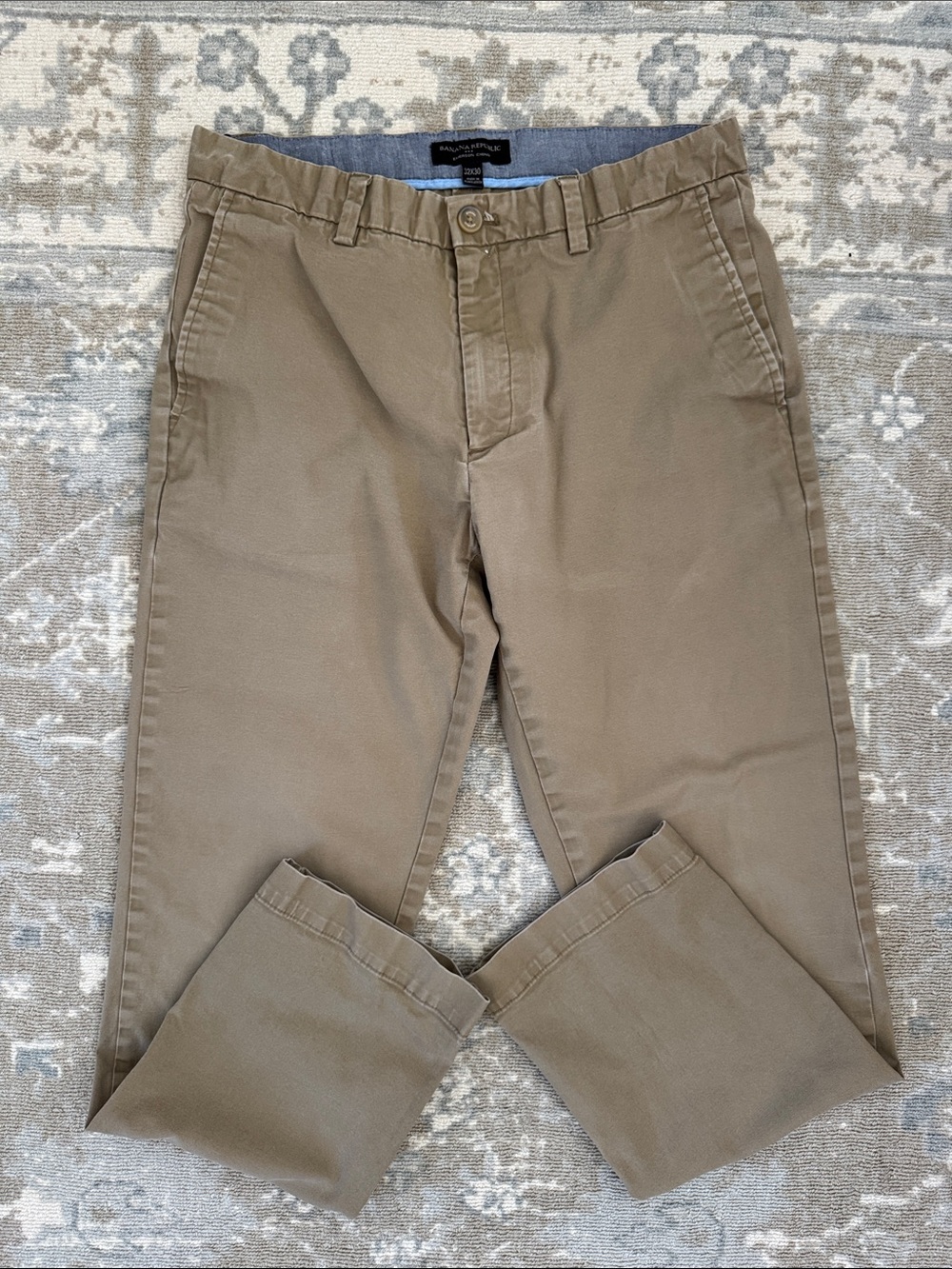 Banana Republic Men's Chinos in Khaki Tan